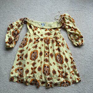 Urban Outfitters size Large off the shoulder dress